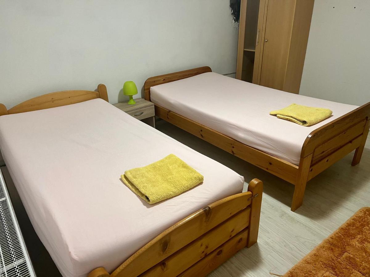 Doppelbett Zimmer Mit Gemeinschaftbad Borgholzhausen Eksteriør billede