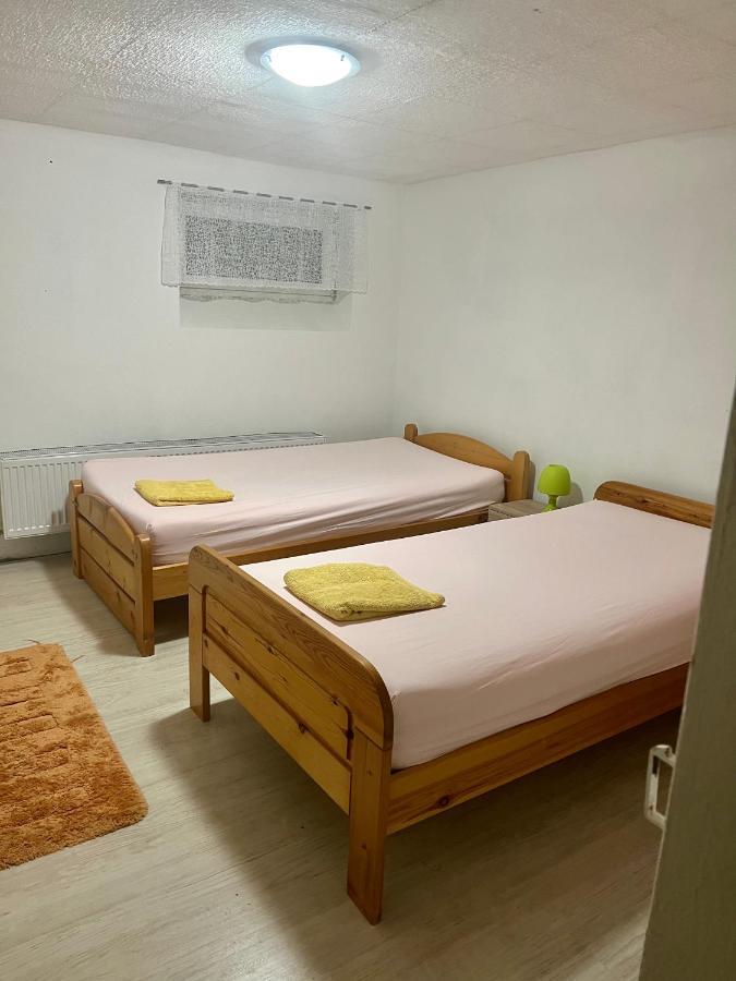 Doppelbett Zimmer Mit Gemeinschaftbad Borgholzhausen Eksteriør billede